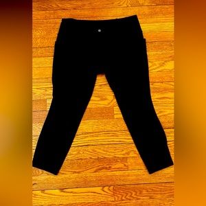 Athleta Salutation Stash Leggings with pockets